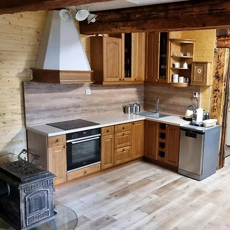 Roubenka U Lesni Skolky Pensión Doksy (Liberec)